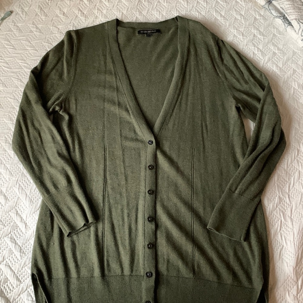 🦀Banana Republic Cardigan